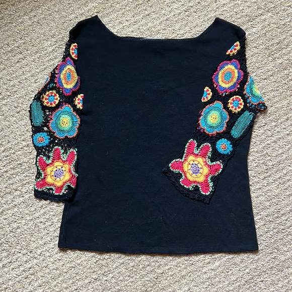 Joseph A Tops - Joseph A. Black Silk Knit Top w/ Crochet Sleeves